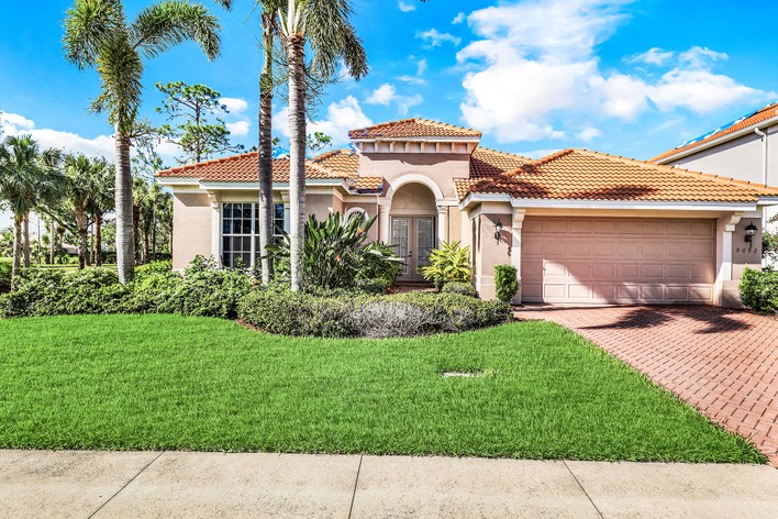 Colonial Country Club, Fort Myers Luxury Real Estate - Homes for Sale