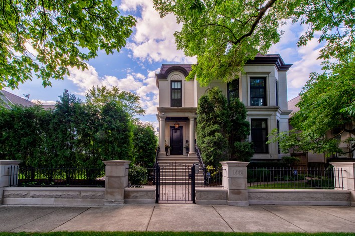 Chicago, IL Luxury Real Estate - Homes for Sale