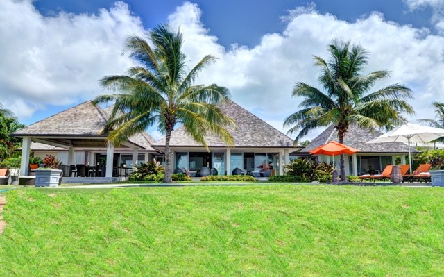 Private Waterfront Villa in famed Ocean Club Estates Paradise Island Nueva  Providencia / Nassau Single Family Homes for Alquilar