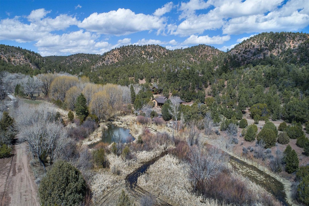 38 Johnsons Ranch, Santa Fe, New Mexico (MLS 202338110)