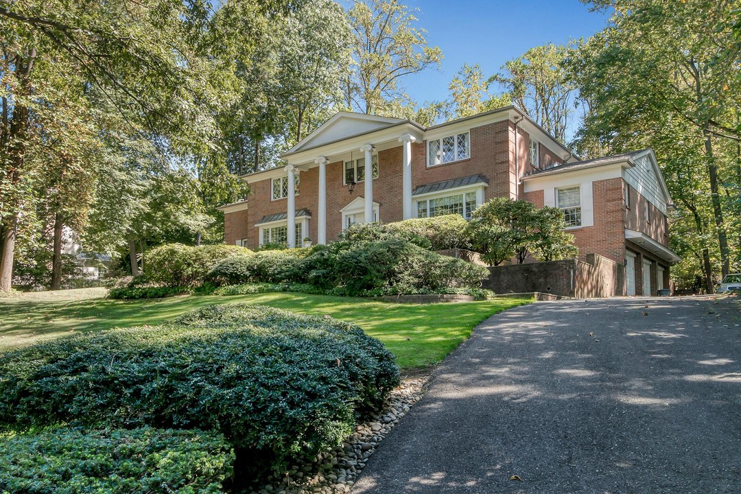 35 Farview Road, Tenafly, New Jersey (MLS 24019487)