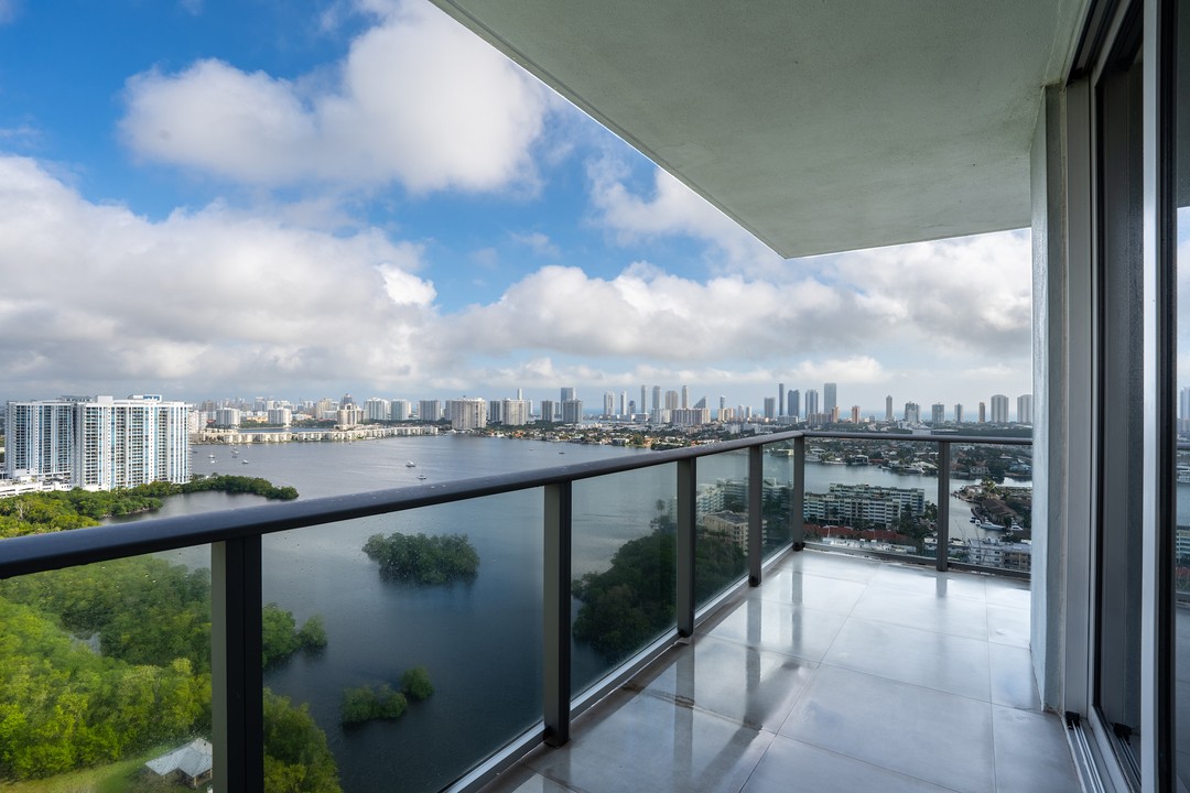 16385 Biscayne Blvd 2807, North Miami Beach, Florida (MLS A11515914)