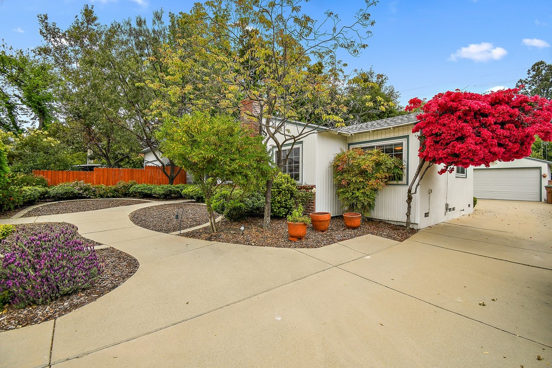 1390 N. Indian Hill Blvd, Claremont, California (MLS CV24118158)