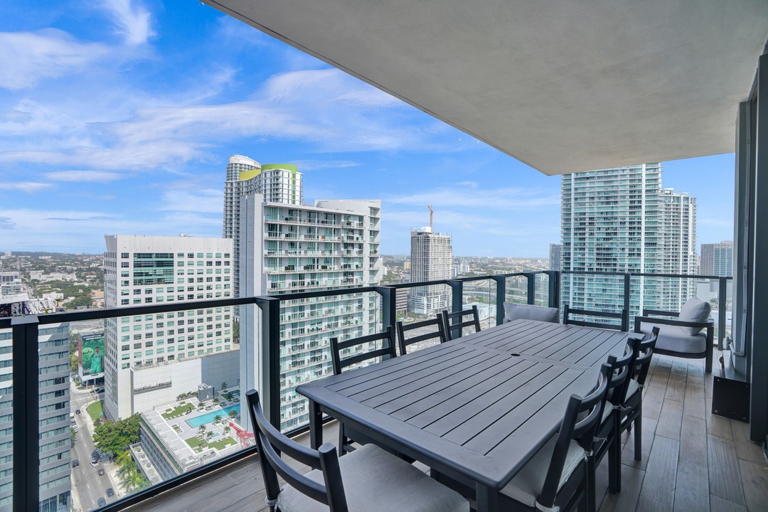 88 SW 7th St 2412, Miami, Florida (MLS A11589312)