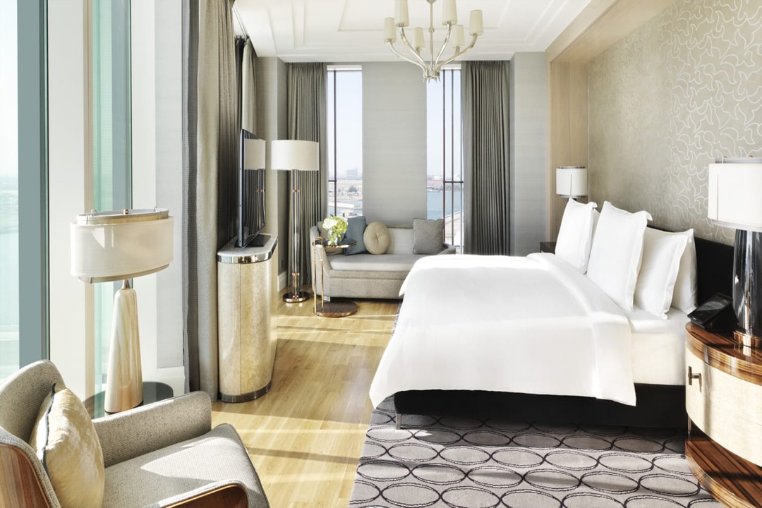Four Seasons Hotel Al Maryah Island, Abu Dhabi, NA, Émirats Arabes Unis (MLS GS-S-42025)