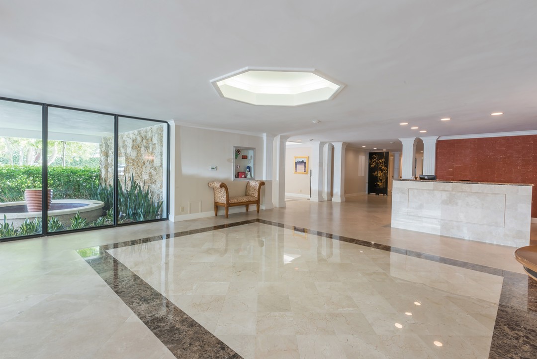 250 Bradley Place 202, Palm Beach, Florida (MLS 24-200)