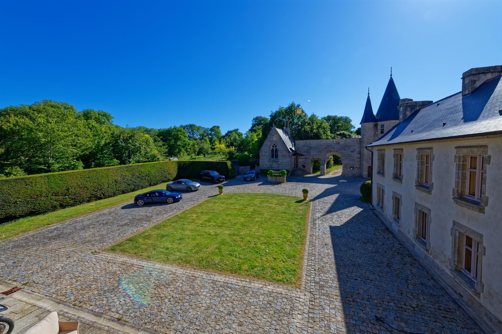32. Villas / Townhouses for Sale at Finistere, France