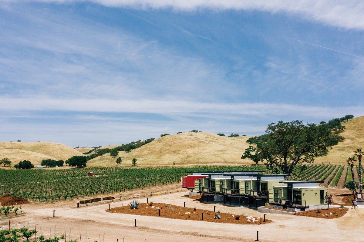 Set on California’s CASS Winery, the Geneseo Inn’s accommodations are former industrial shipping containers