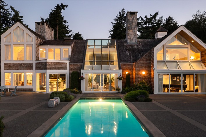 British Columbia, CAN Luxury Real Estate - Homes for Sale