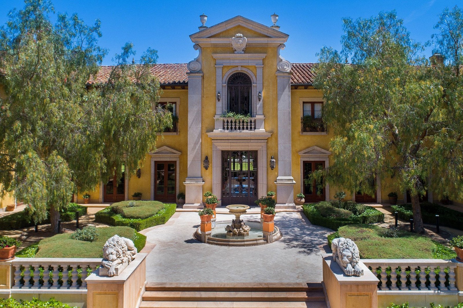 31,000 Sq. Ft. Villa Firenze Sold Last Year for $51M, Hits the 